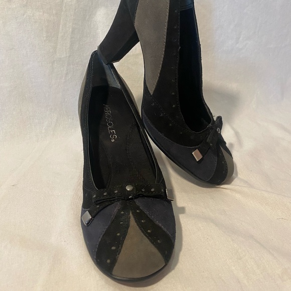 Aerosoles Dark Gray, Navy, Black Professional, 2.5" heel Size 5.5 - Picture 4 of 6